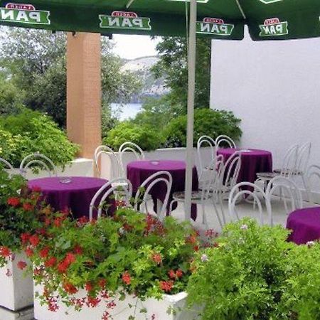 Plaza Sunny Hotel - San Marino Sunny Resort By Valamar Lopar Exterior foto